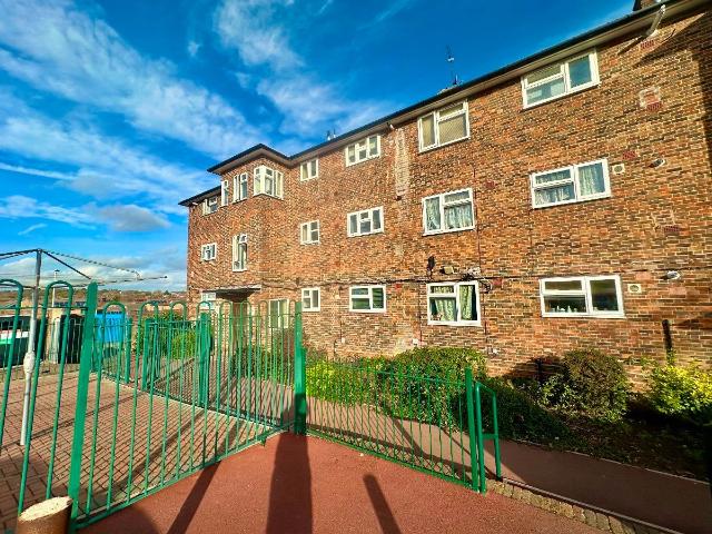 House for rent in Harold Hill, Greater London