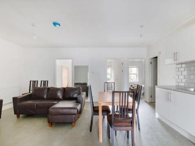 Apartment for rent in Royal Borough of Kingston upon Thames, Greater London