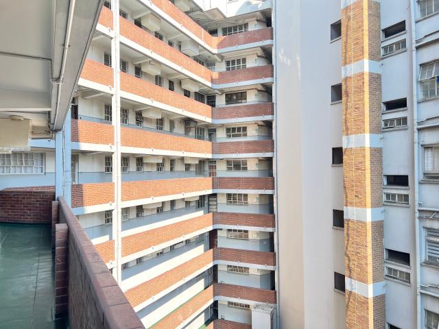 Flat for sale in Seaview, Kwazulu-natal
