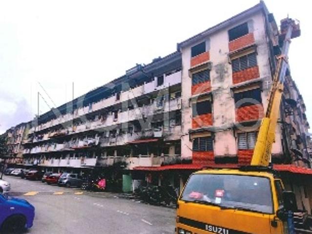 Flat for sale in Malaka