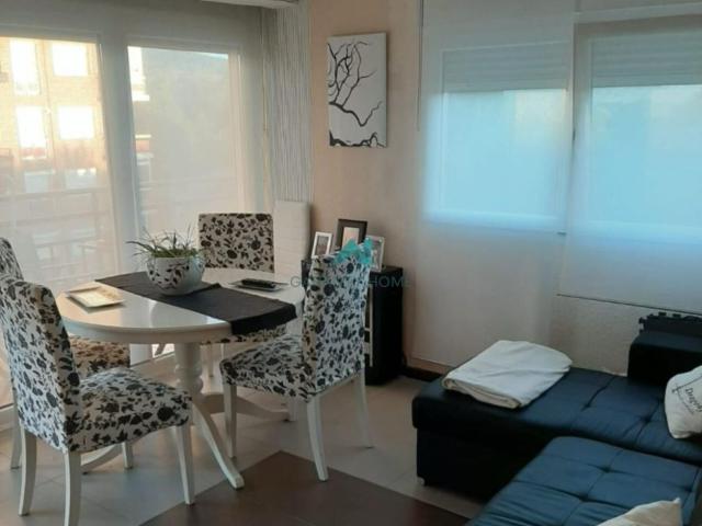 Apartamento en alquiler en Laredo