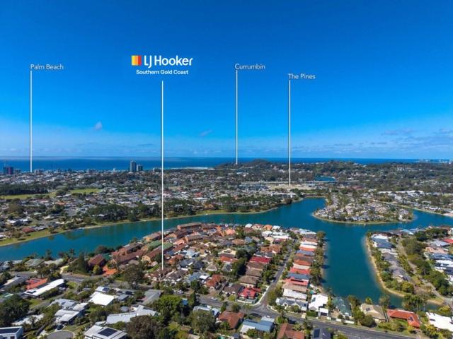 Duplex for sale in Elanora, Gold Coast City