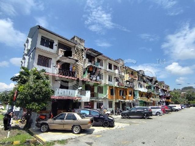 Flat for sale in Kuala Selangor, Selangor