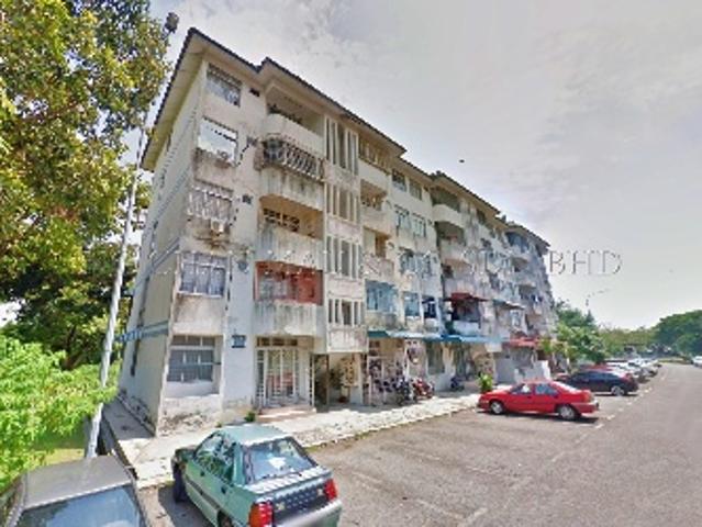 Flat for sale in Malaka