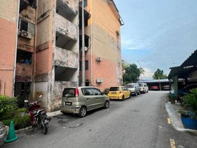 Flat for sale in Petaling, Subang Jaya