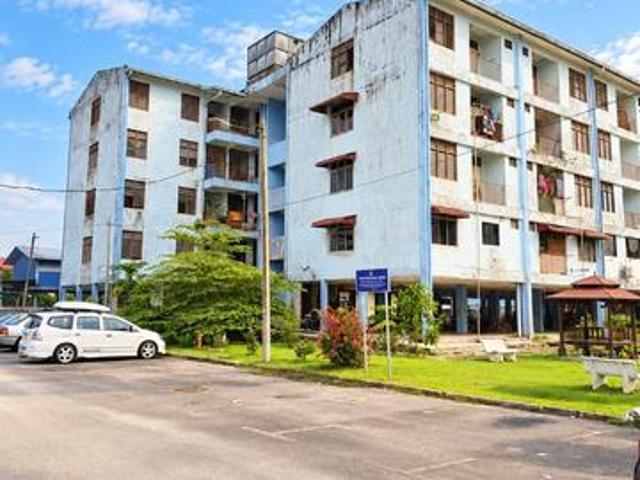 Flat for sale in Pontian