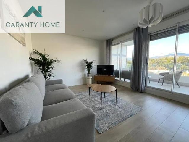 Apartamento en alquiler en Nueva Andalucía, Costa del Sol Occidental