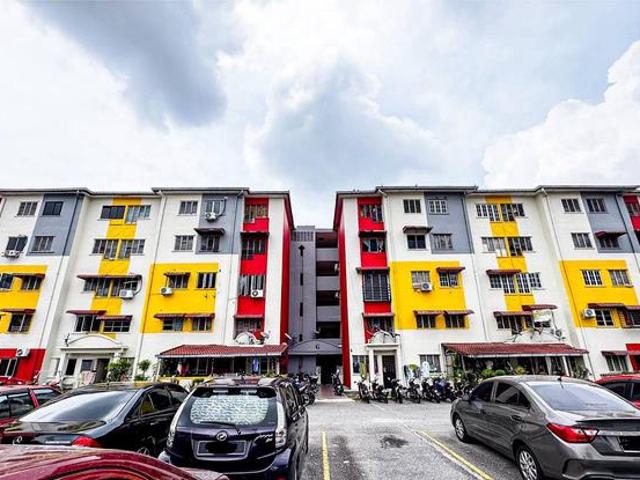 Flat for sale in Tanjong Sepat, Selangor