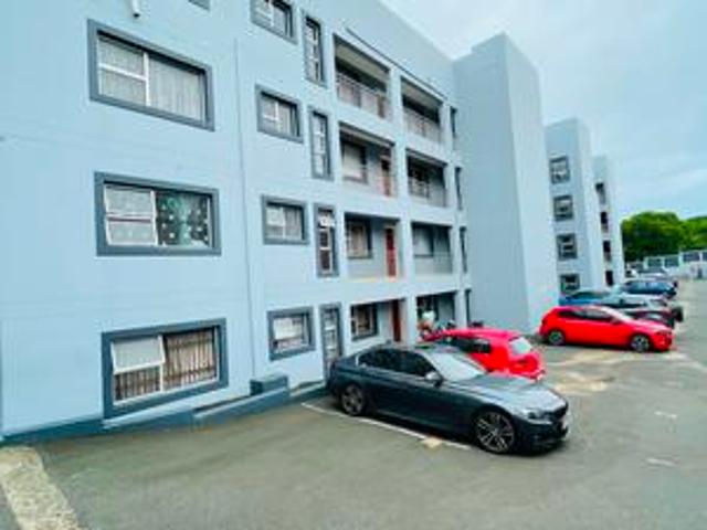 Apartment for sale in Amanzimtoti, Kwazulu-natal