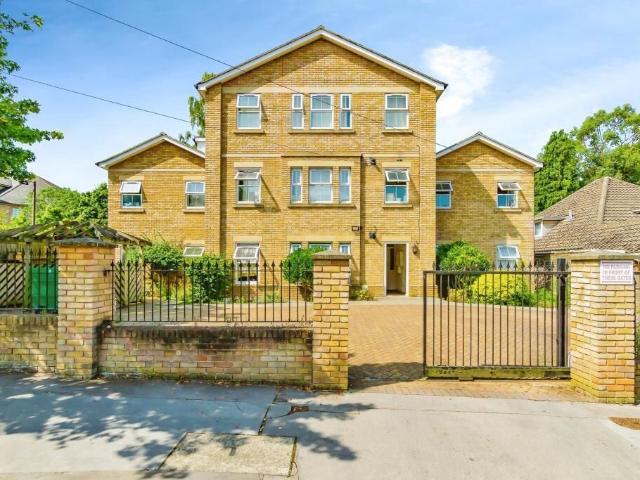 Apartment for rent in London Borough of Croydon, Addiscombe