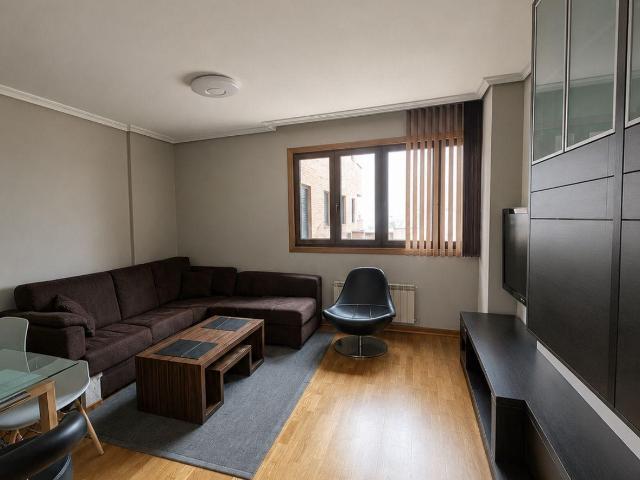 Apartamento en alquiler en Montenuño, Oviedo