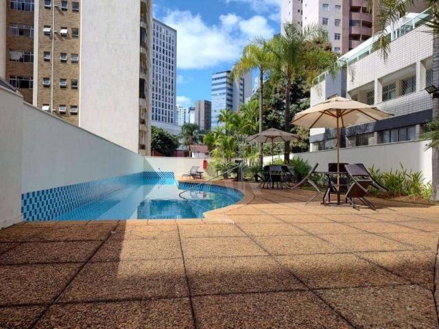 Flat venda em Belo Horizonte, Funcionários