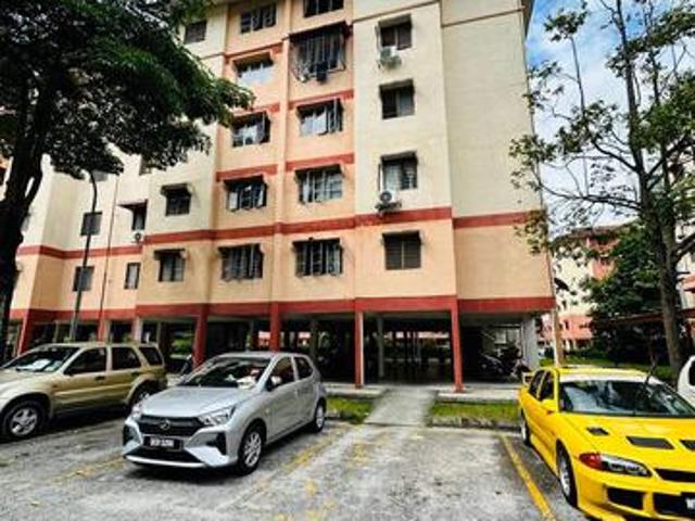 Flat for sale in Petaling, Alam Impian