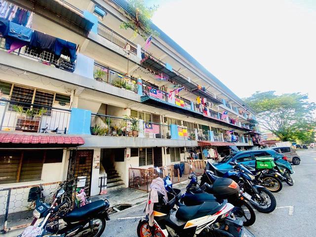 Flat for sale in Petaling, Alam Impian