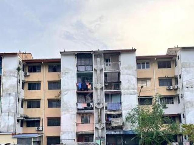 Flat for sale in Petaling, Alam Impian