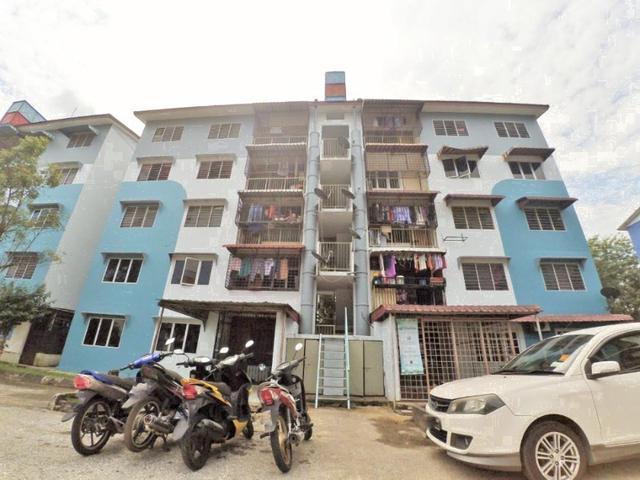 Flat for sale in Petaling, Alam Impian
