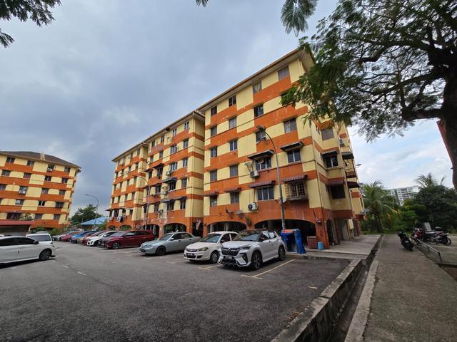 Flat for sale in Petaling, Alam Impian