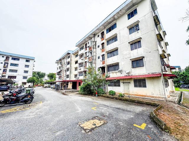 Flat for sale in Petaling, Alam Impian