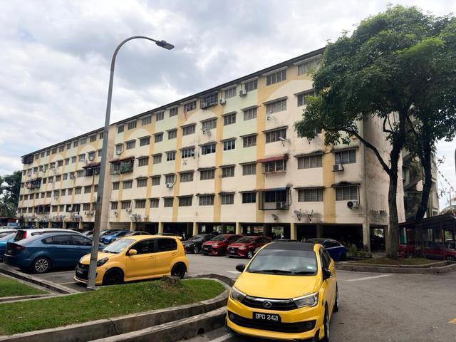 Flat for sale in Petaling, Alam Impian