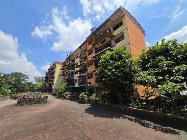 Flat for sale in Petaling, Alam Impian