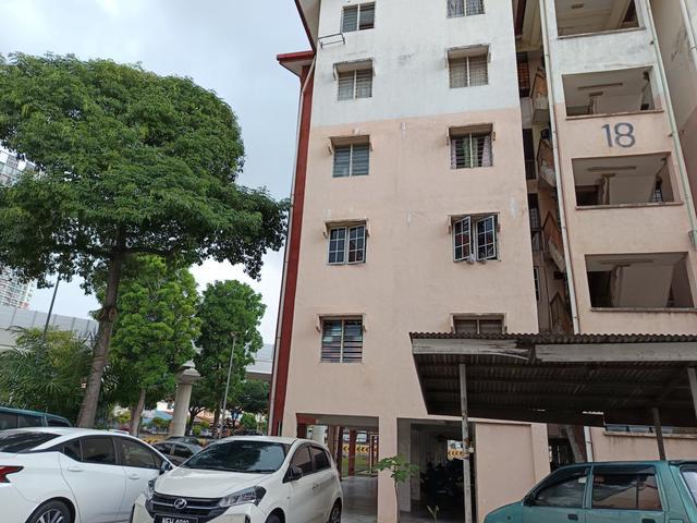 Flat for sale in Petaling, Alam Impian