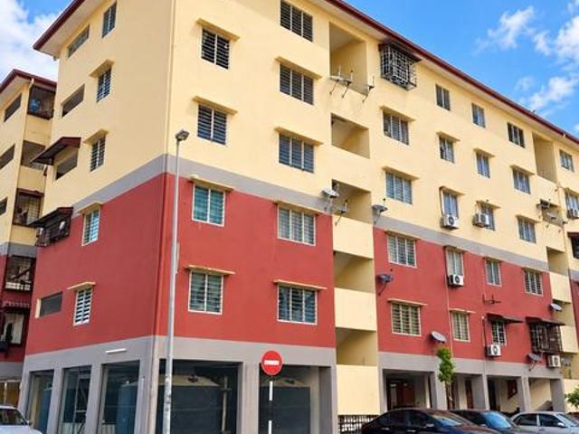 Flat for sale in Shah Alam, Petaling