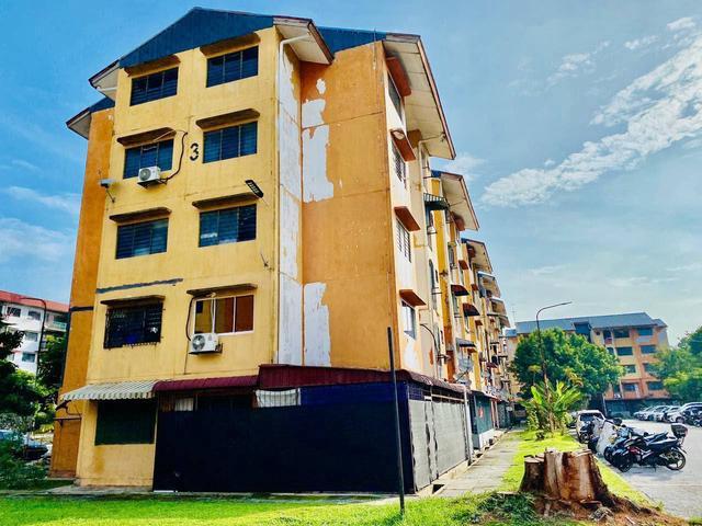 Flat for sale in Petaling, Alam Impian