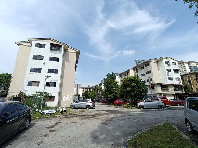 Flat for sale in Petaling, Damansara Damai