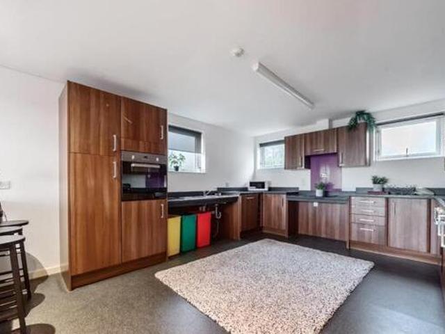 House for rent in Follaton, Strode