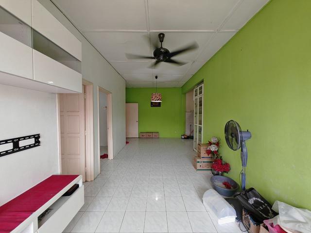 Apartment for sale in Seri Kembangan, Majlis Bandaraya Subang Jaya
