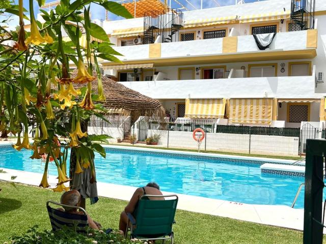 Apartamento en alquiler en Torre de Benagalbón, La Axarquía