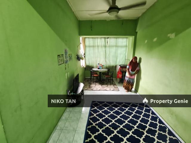 Flat for sale in Taman Johor Jaya, Plentong