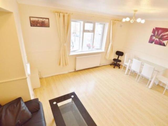 Apartment for rent in Plaistow, Greater London