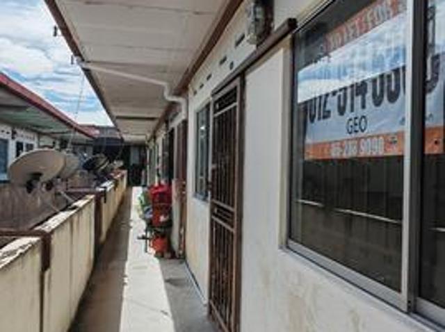 Flat for sale in Malaka