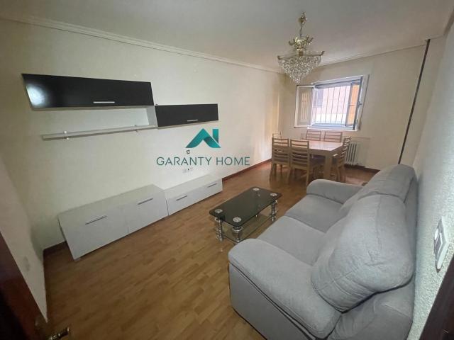Apartamento en alquiler en Salesas, Salamanca