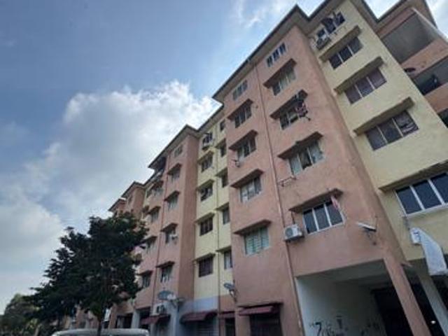 Flat for sale in Petaling, Alam Impian
