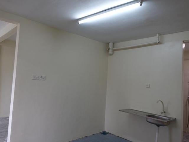 Flat for sale in Shah Alam, Petaling