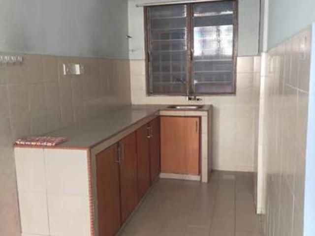 Flat for sale in Petaling, Alam Impian
