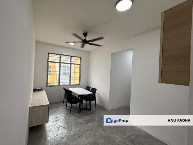 Flat for rent in Ulu Tiram, Johor