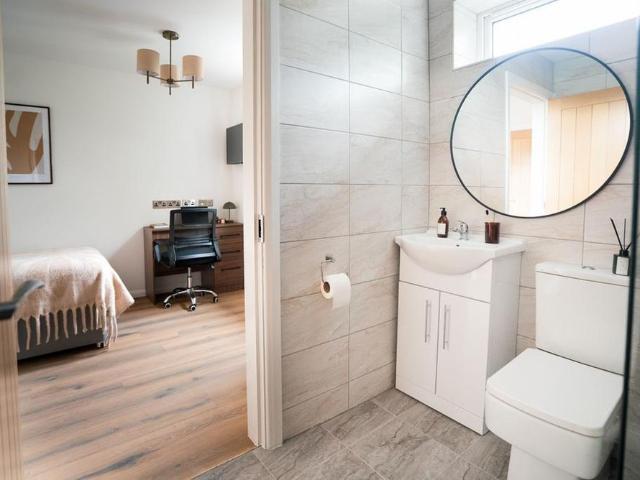 Room for rent in Hulme, Georgia