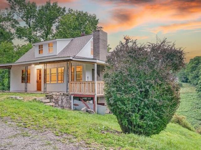 House for sale in Elk Park