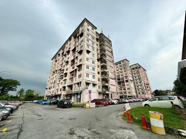 Flat for sale in Kajang, Langat