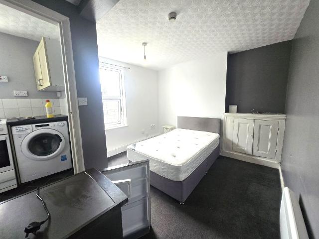 Studio for rent in Haddon, East Midlands