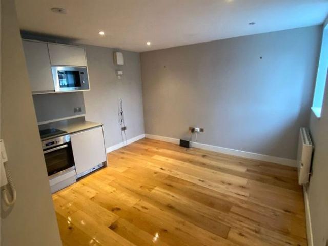 House for rent in Longlands, Halfway Street