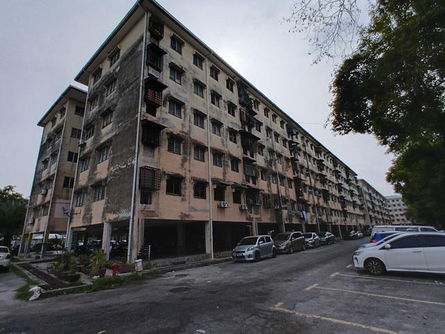 Flat for sale in Petaling, Alam Impian