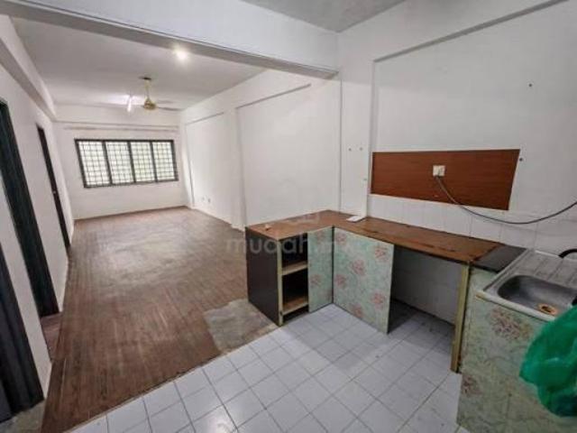 Flat for sale in Kajang, Langat