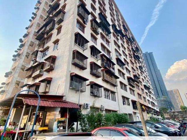 Flat for sale in Petaling, Damansara Damai