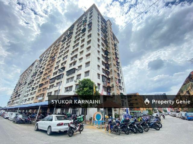 Flat for sale in Petaling, Damansara Damai
