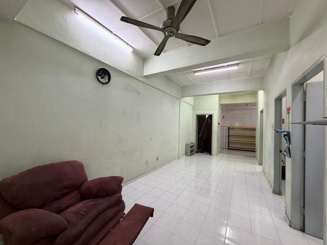 Flat for sale in Malaka