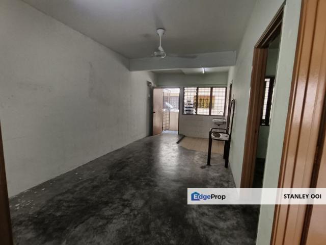 Flat for rent in Kajang, Langat